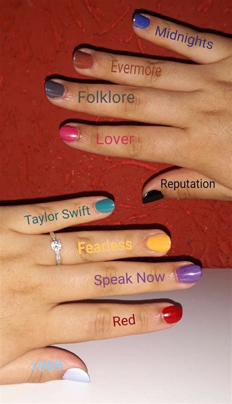 taylor swift nails inspo.